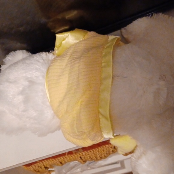 🌺 Talking White Plush Bear with Yellow Blanket - Picture 5 of 8